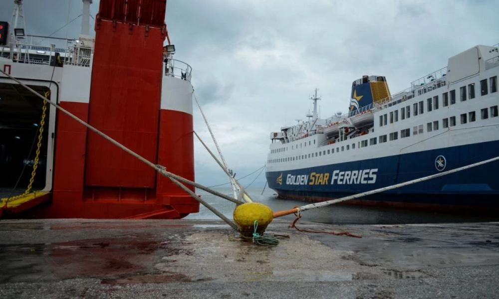 Απαγορευτικό απόπλου λόγω θυελλωδών ανέμων – Ακινητοποιημένα τα πλοία προς Κρήτη